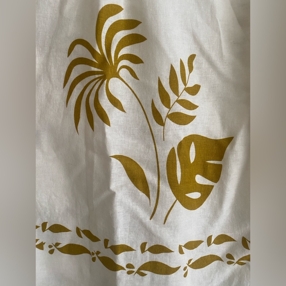 Rachel Zoe White Button-Up Shirt Gold Palm Leaf Print Size S NWT Linen Blend - Picture 9 of 12